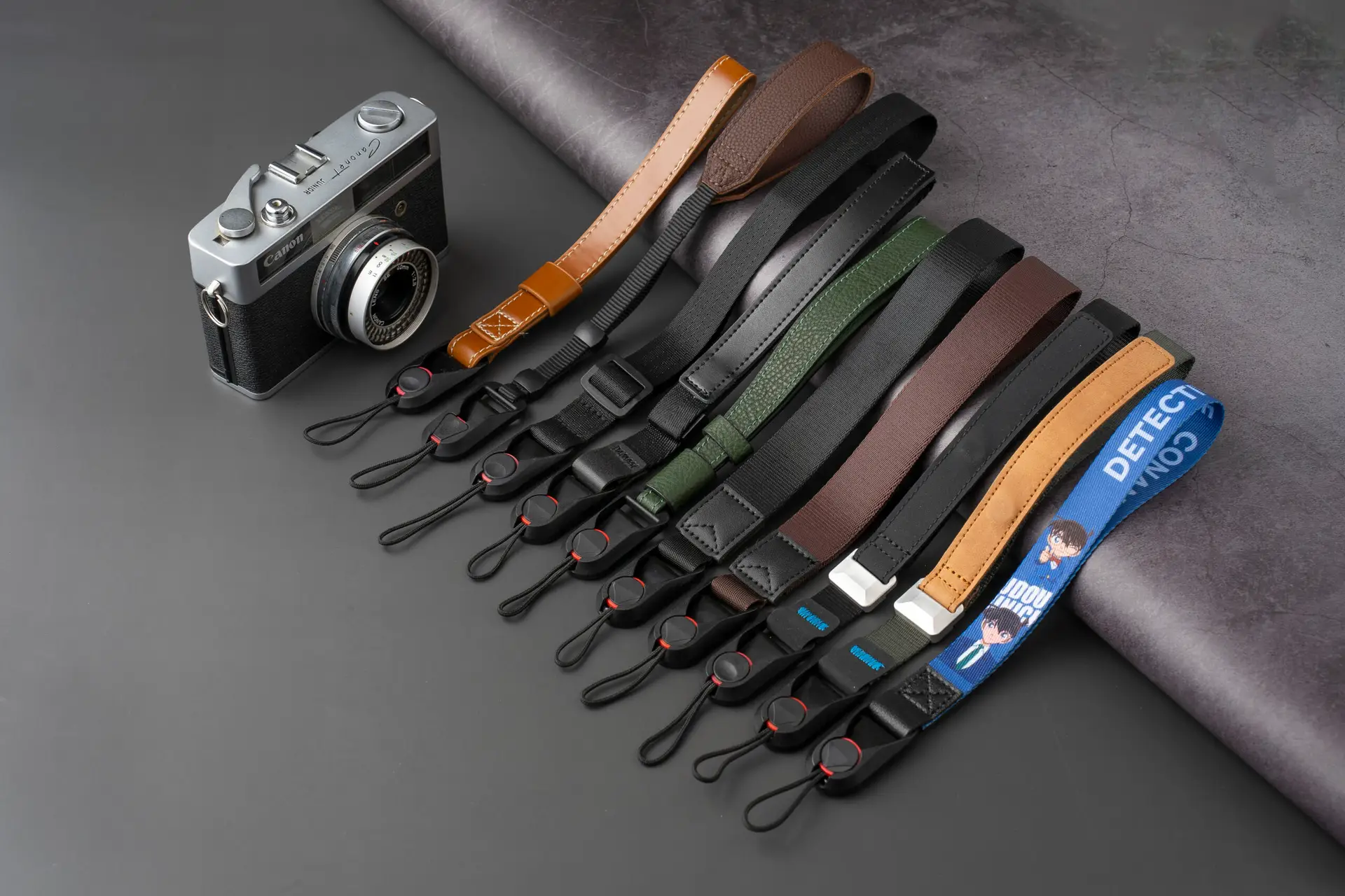  Camera straps