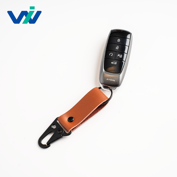 Handcrafted Vintage Eagle Claw Buckle Leather Keychain - 图片 5