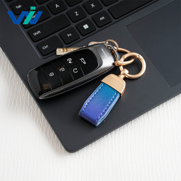Minimalist French Style Lambskin Texture Laser Keychain - 图片 4